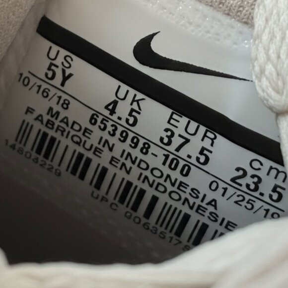 Nike Air Force 1 Youth 5Y White 653998-100 Triple White Sneakers EUC - Picture 9 of 11